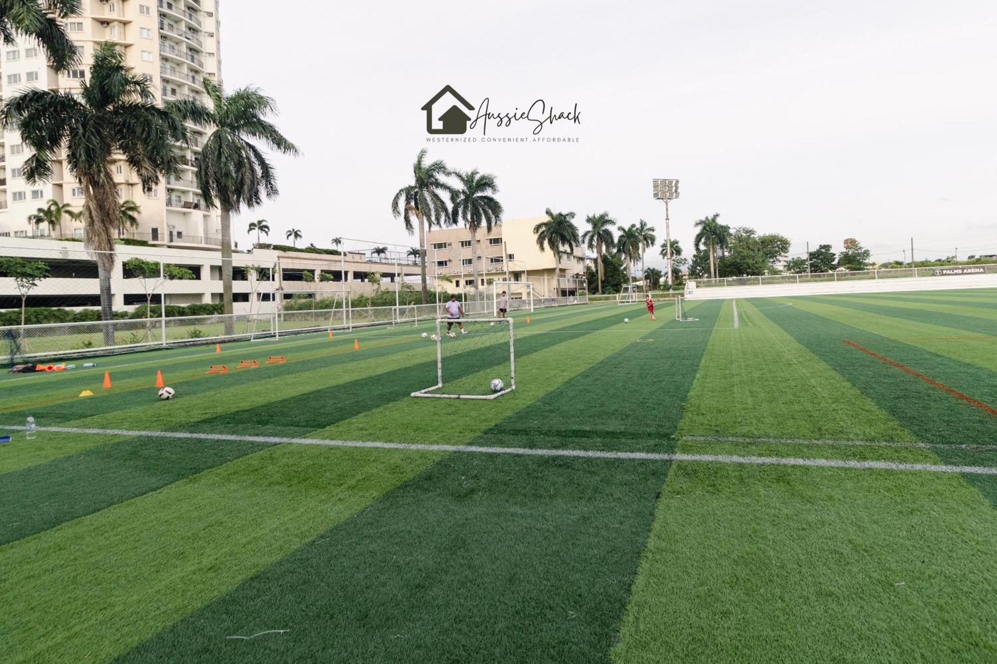 Aussie Shack - 2Br Modern Condo With Skyline View Manila Bagian luar foto